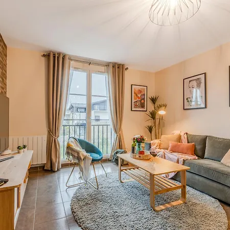 Apartment Agora By Kleidos - Bel T3-6 Personnes, 10 Mn, Parking Gratuit Magny-le-Hongre